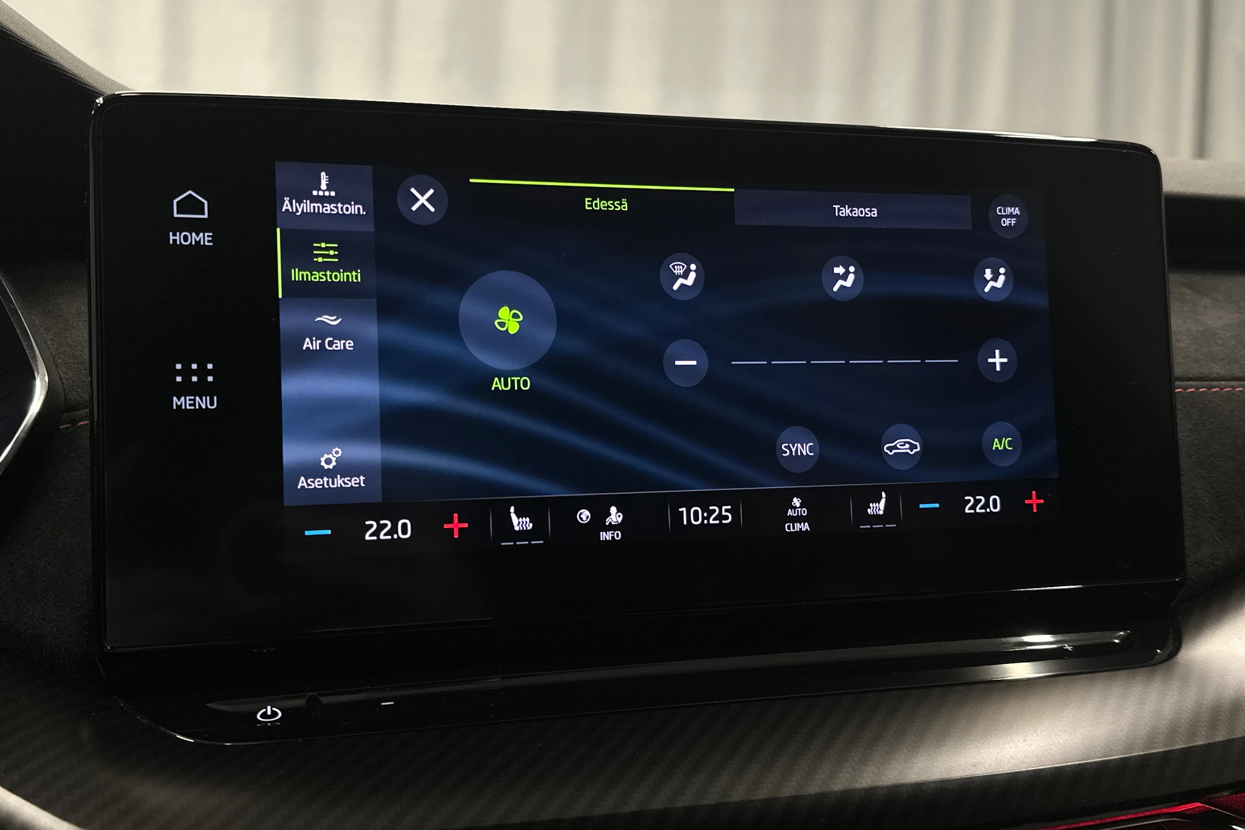 harmaa Skoda Octavia 2020 kuva 32.