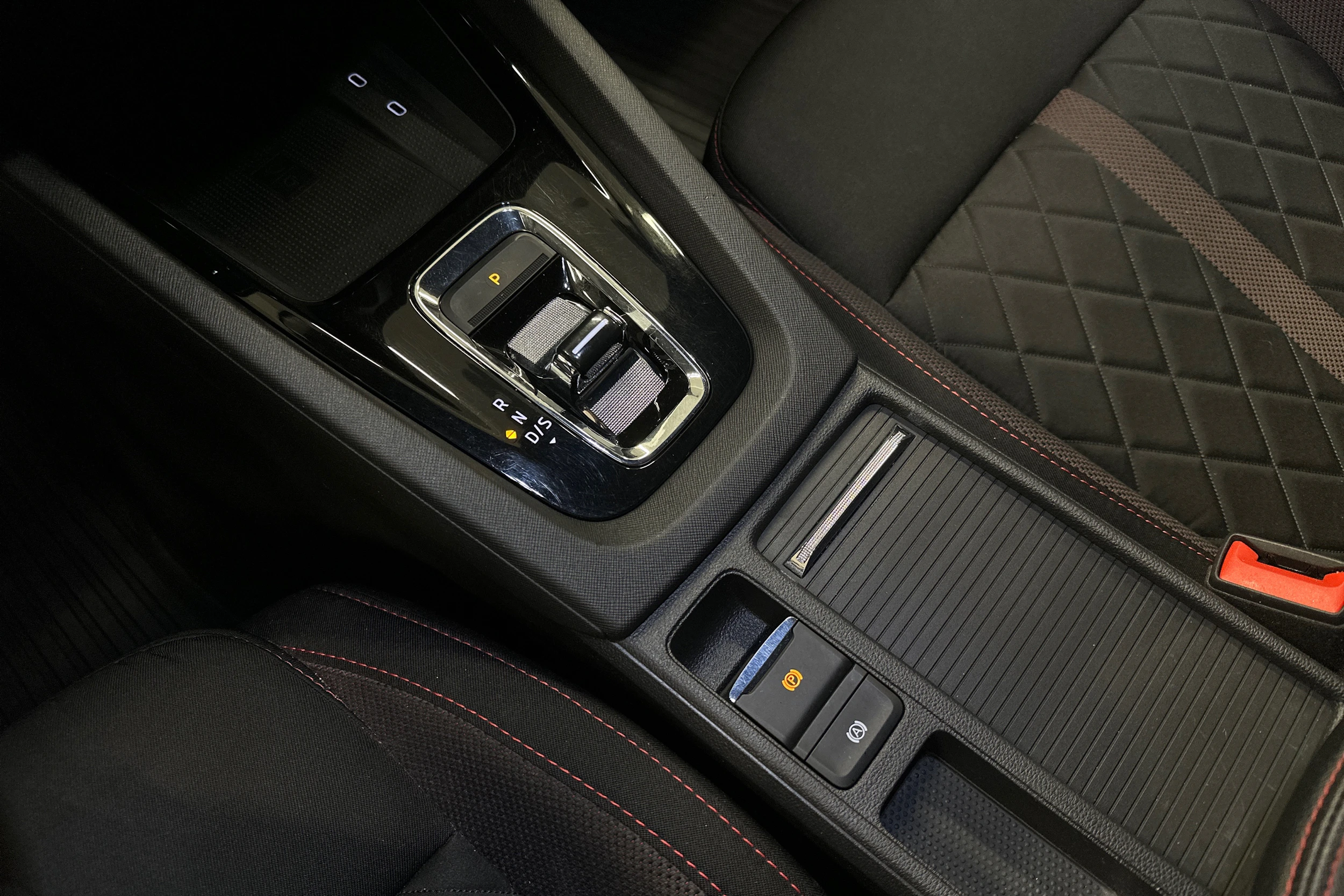 harmaa Skoda Octavia 2020 kuva 36.