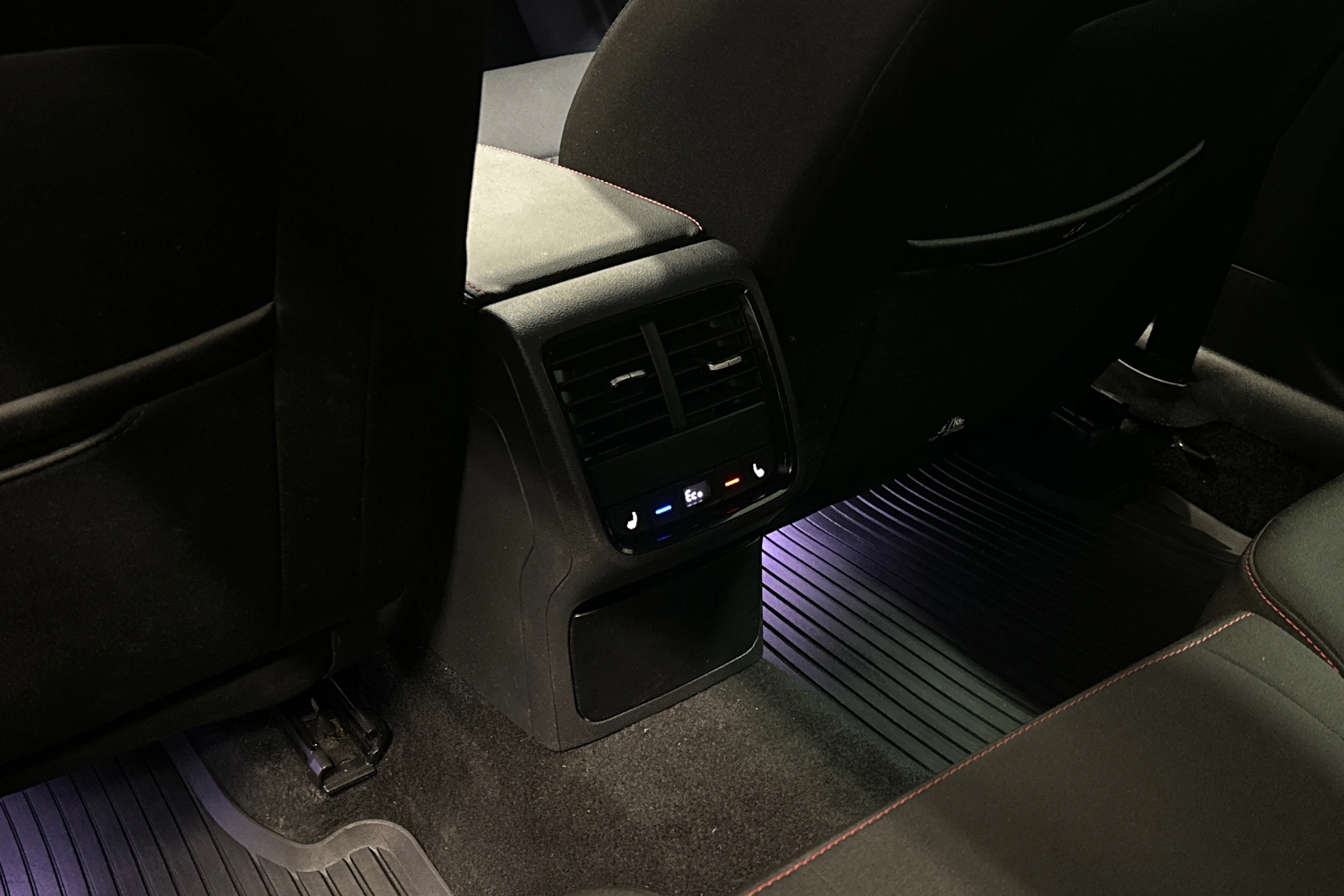 harmaa Skoda Octavia 2020 kuva 43.
