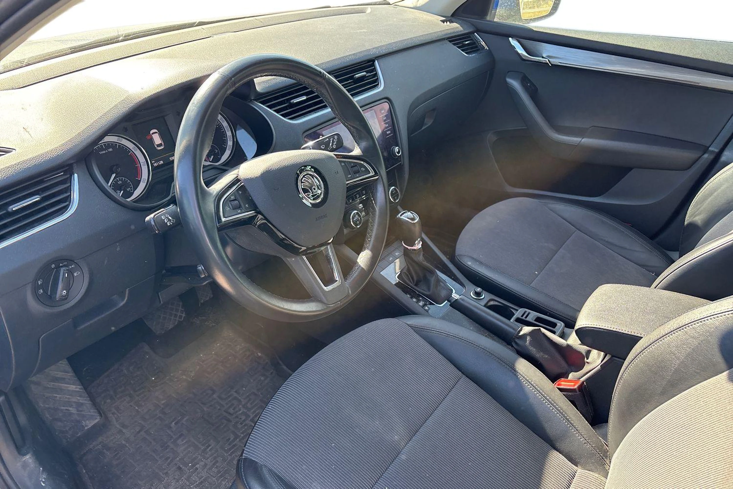 sininen Skoda Octavia 2020 kuva 3.