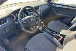 sininen Skoda Octavia 2020 kuva 3.