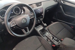 Valkoinen Skoda OCTAVIA 2020 kuva 7.