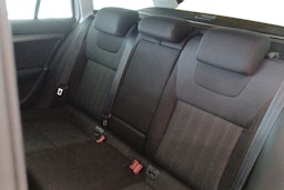 Valkoinen Skoda OCTAVIA 2020 kuva 10.