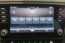 Valkoinen Skoda OCTAVIA 2020 kuva 20.