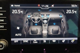 Valkoinen Skoda OCTAVIA 2020 kuva 24.