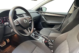 harmaa Skoda Octavia 2020 kuva 6.