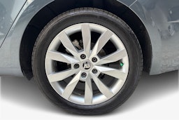 harmaa Skoda Octavia 2020 kuva 9.
