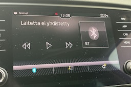 harmaa Skoda Octavia 2020 kuva 18.