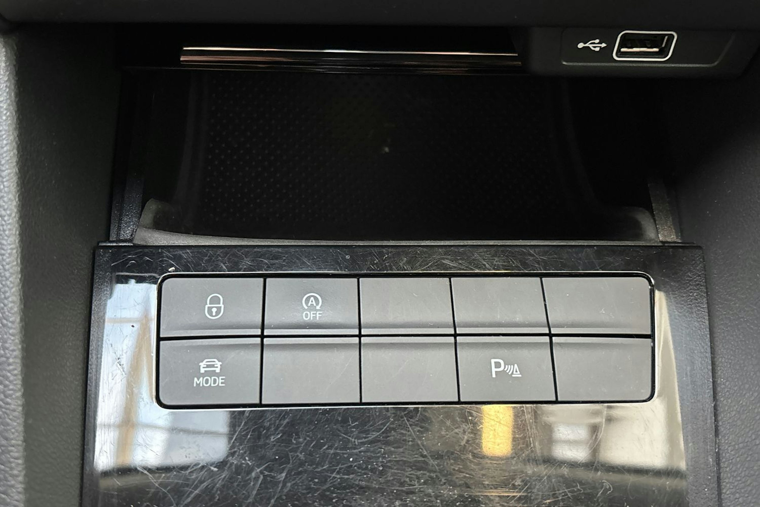 harmaa Skoda Octavia 2020 kuva 22.