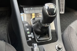 harmaa Skoda Octavia 2020 kuva 23.