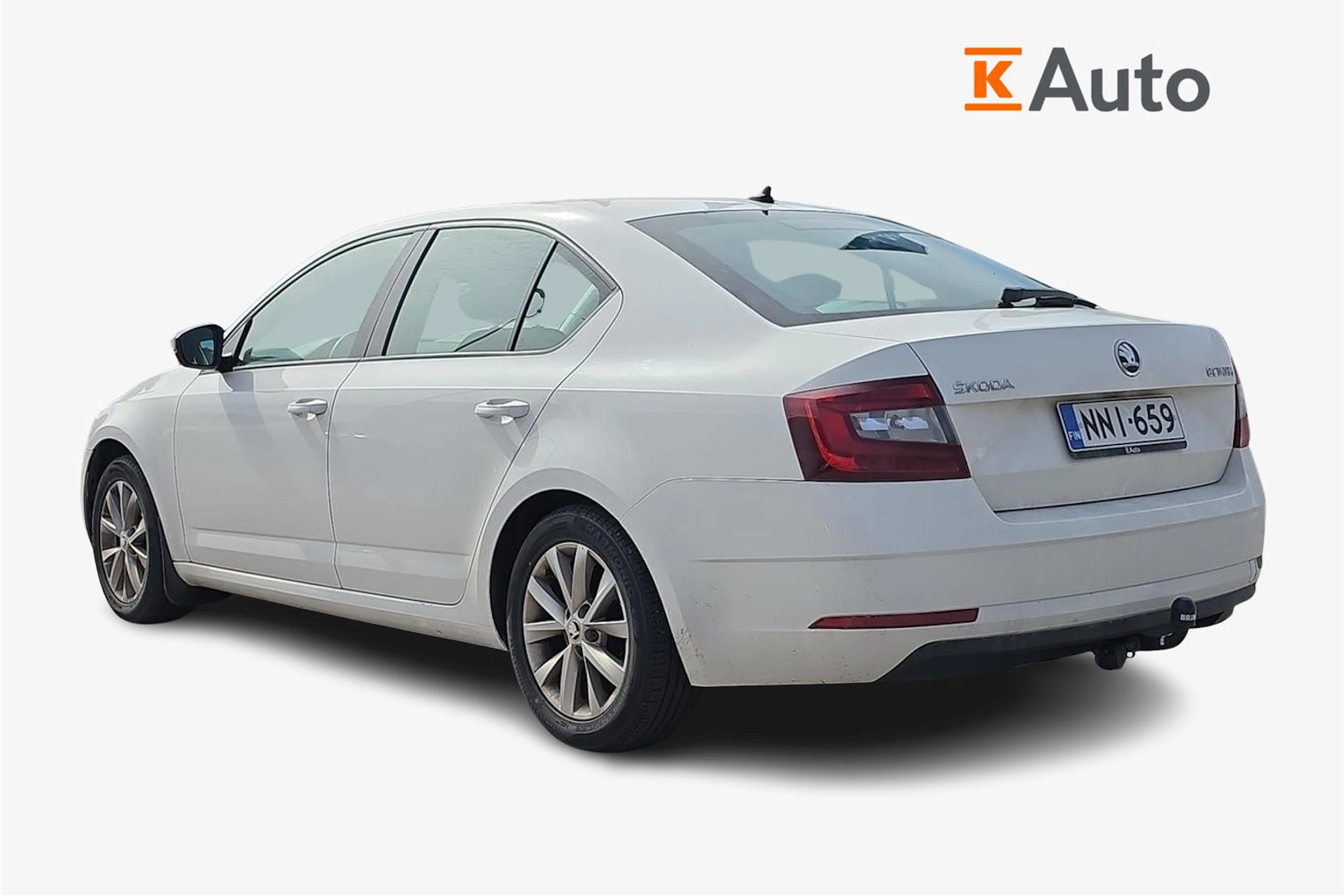 valkoinen Skoda Octavia 2020 kuva 2.