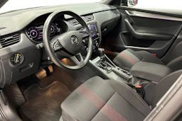 musta Skoda Octavia 2020 kuva 6.