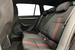 musta Skoda Octavia 2020 kuva 8.