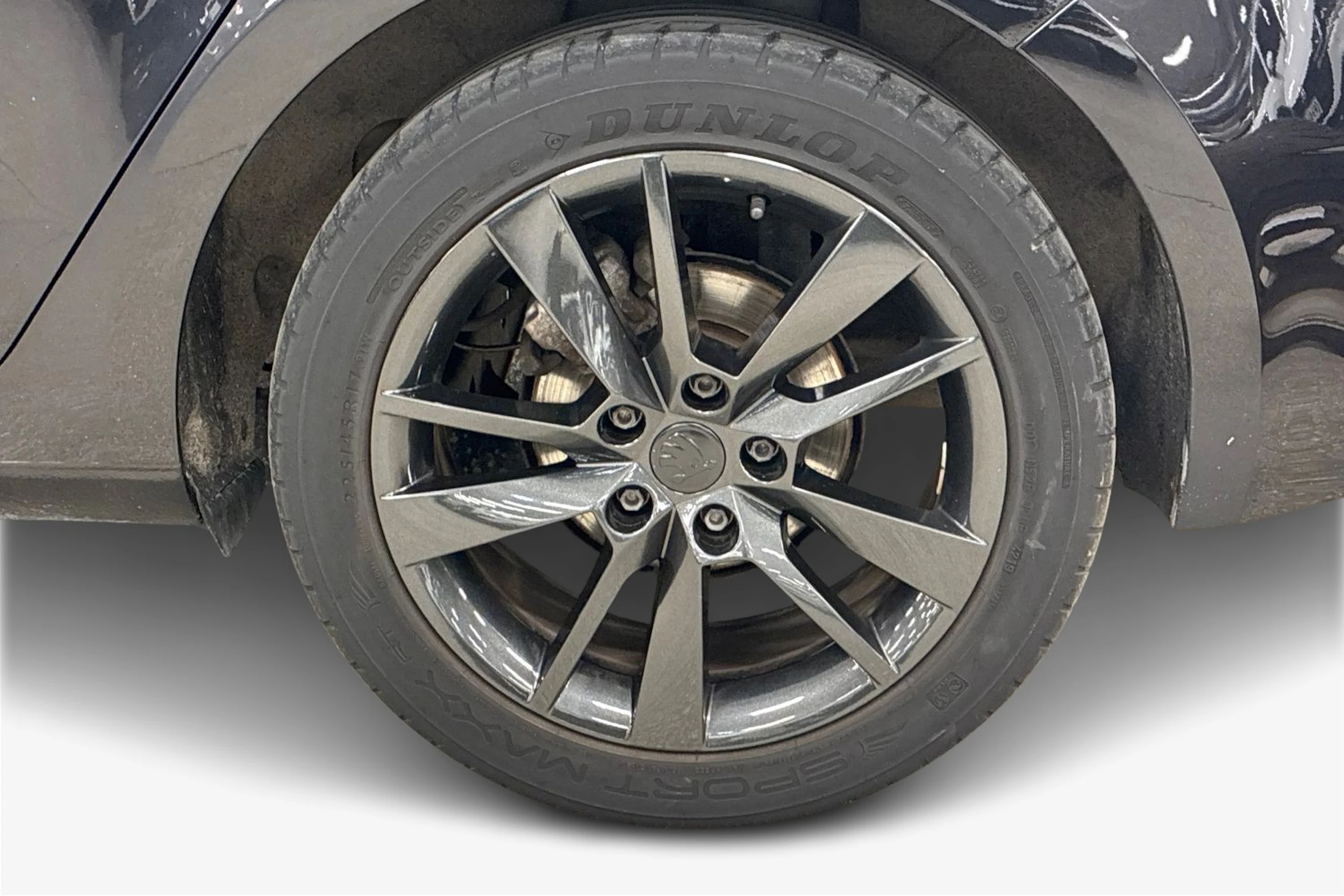 musta Skoda Octavia 2020 kuva 9.