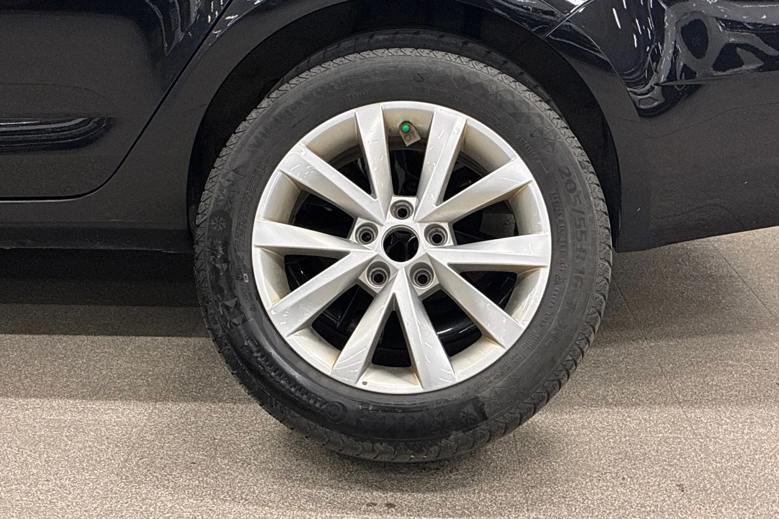 musta Skoda Octavia 2020 kuva 10.
