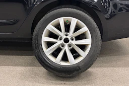musta Skoda Octavia 2020 kuva 10.