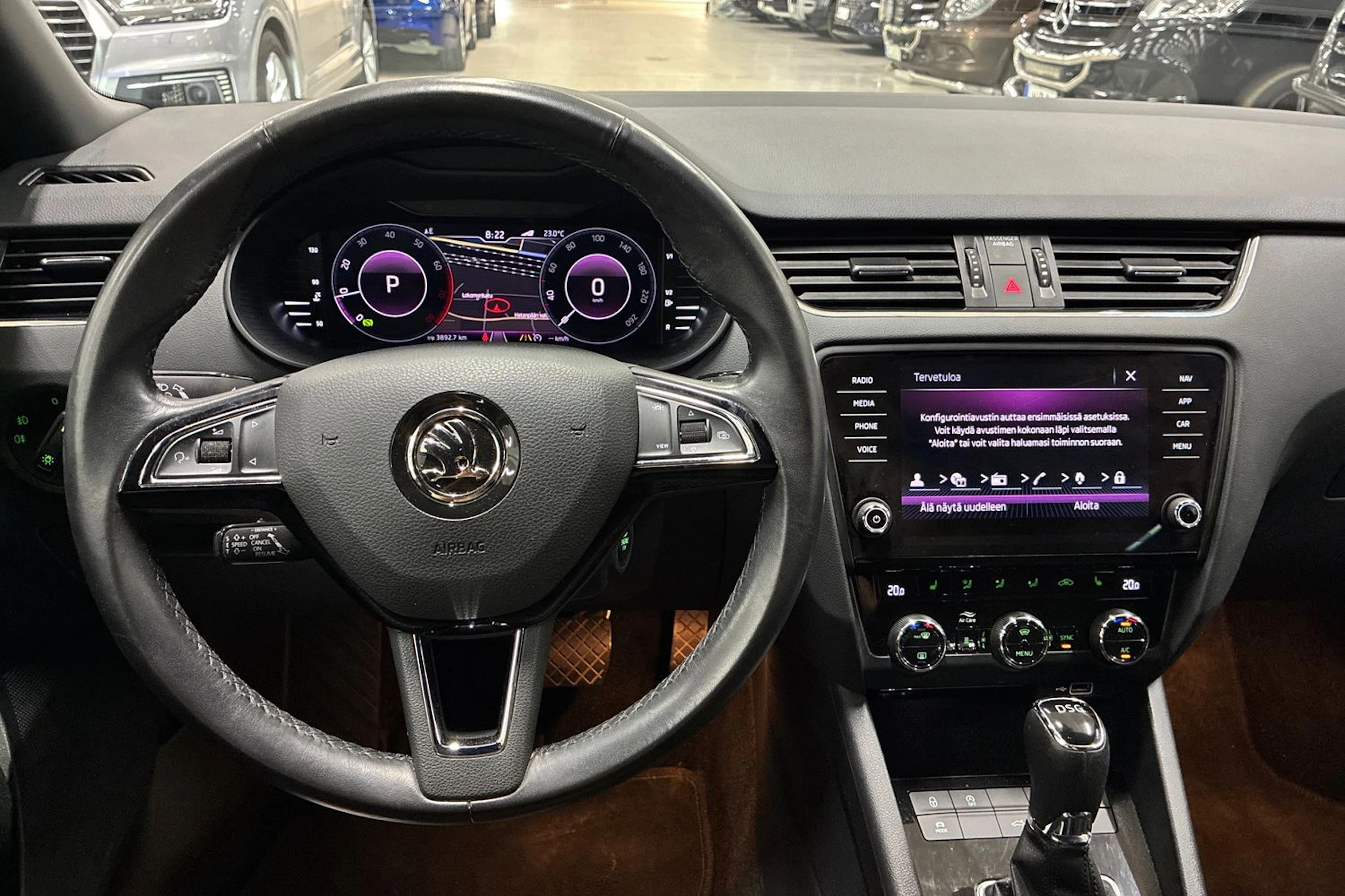 musta Skoda Octavia 2020 kuva 12.
