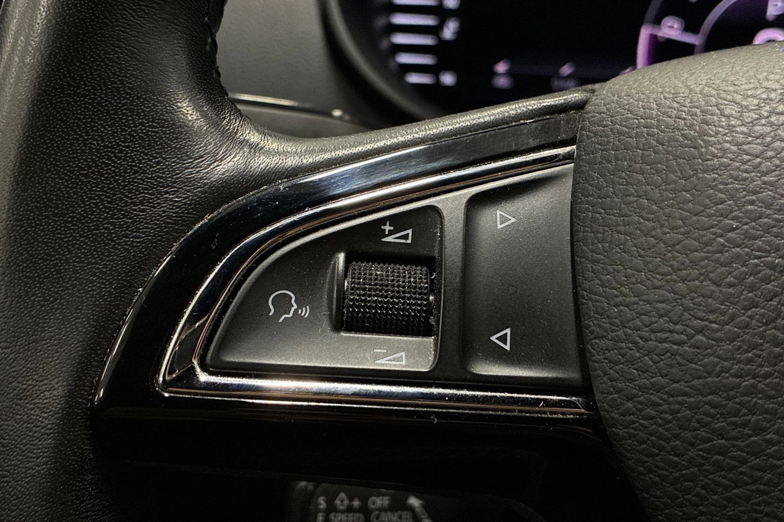 musta Skoda Octavia 2020 kuva 15.
