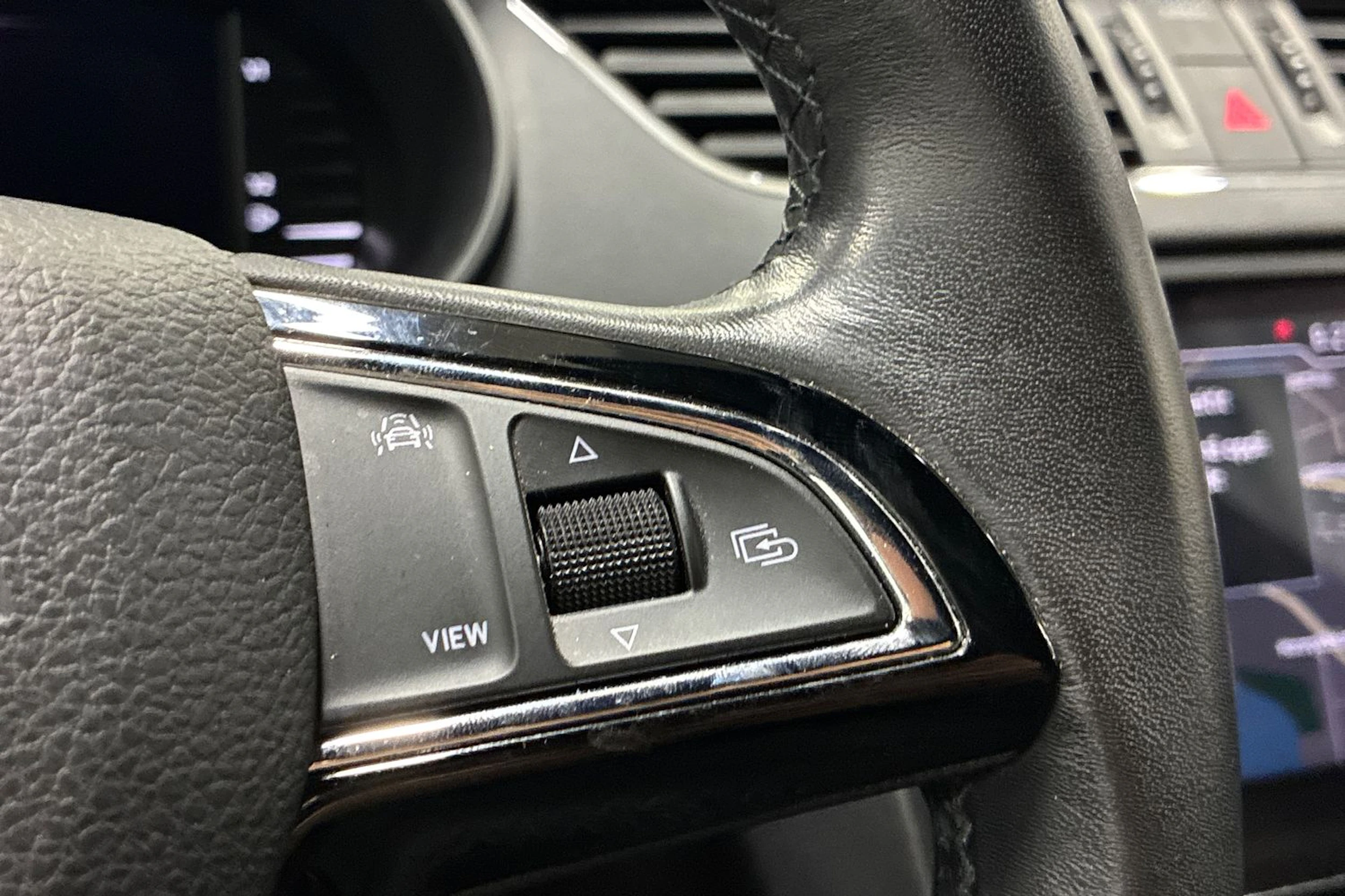 musta Skoda Octavia 2020 kuva 16.
