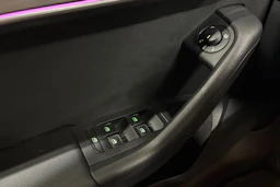 musta Skoda Octavia 2020 kuva 19.