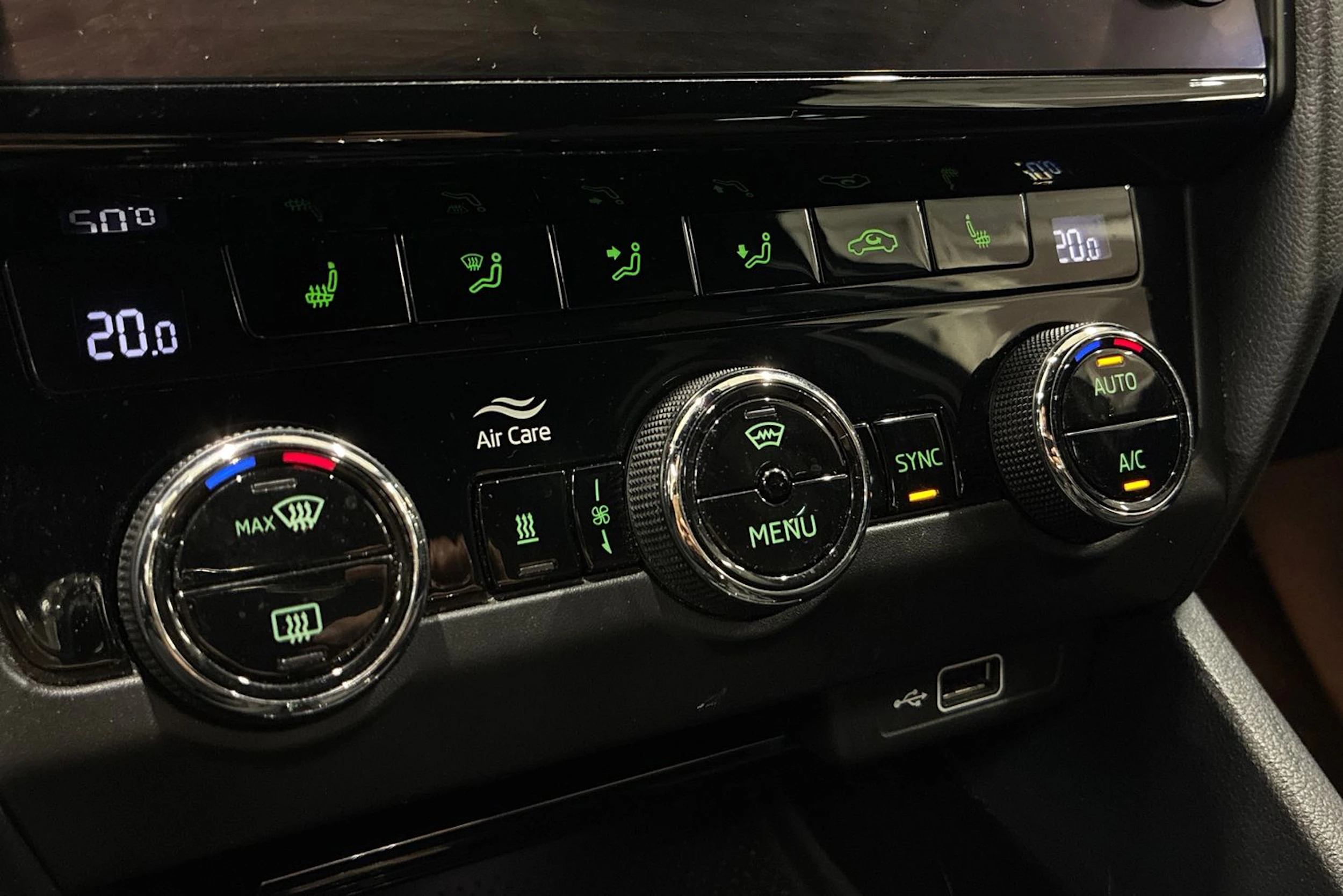 musta Skoda Octavia 2020 kuva 23.