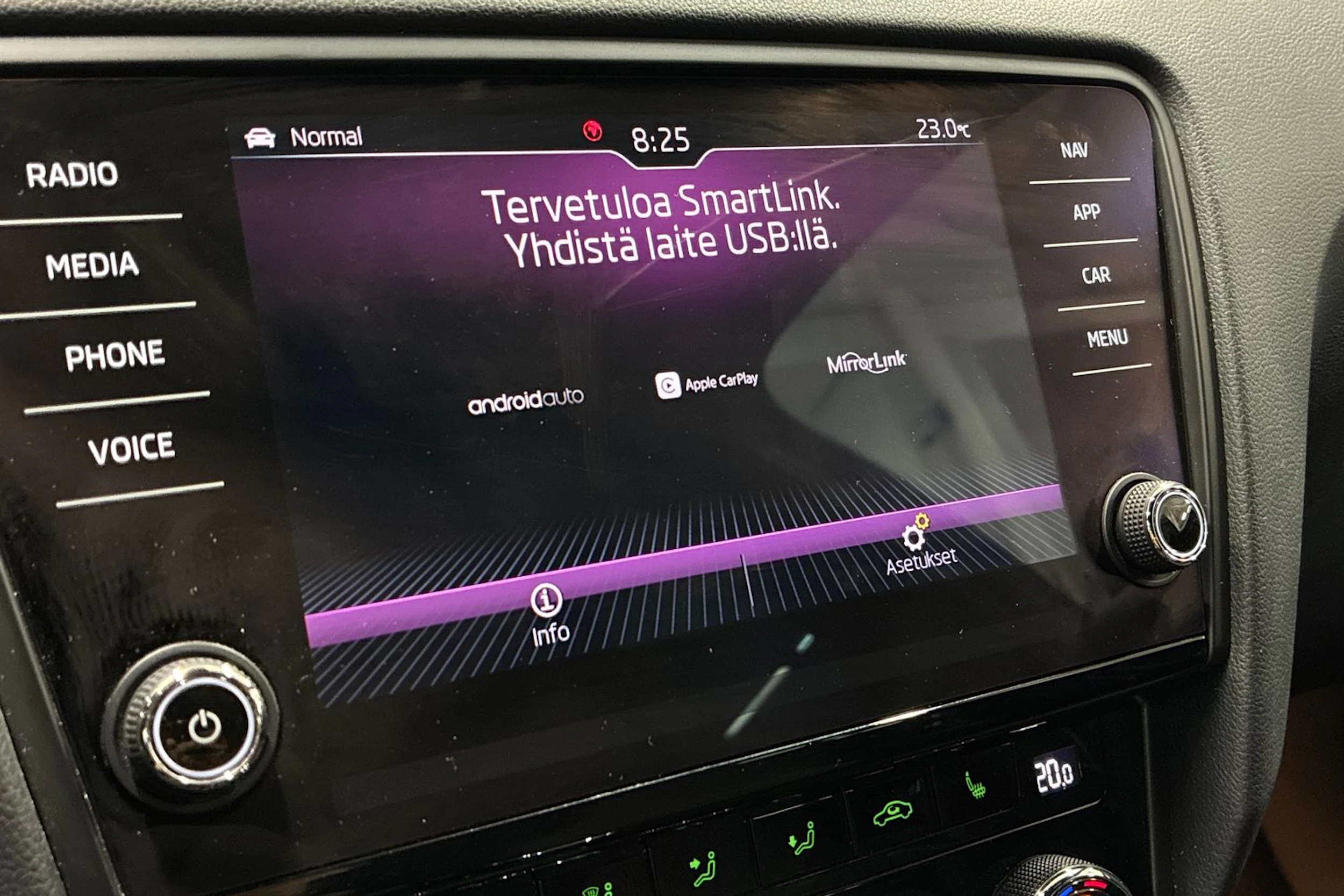 musta Skoda Octavia 2020 kuva 25.