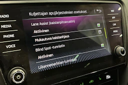 musta Skoda Octavia 2020 kuva 28.