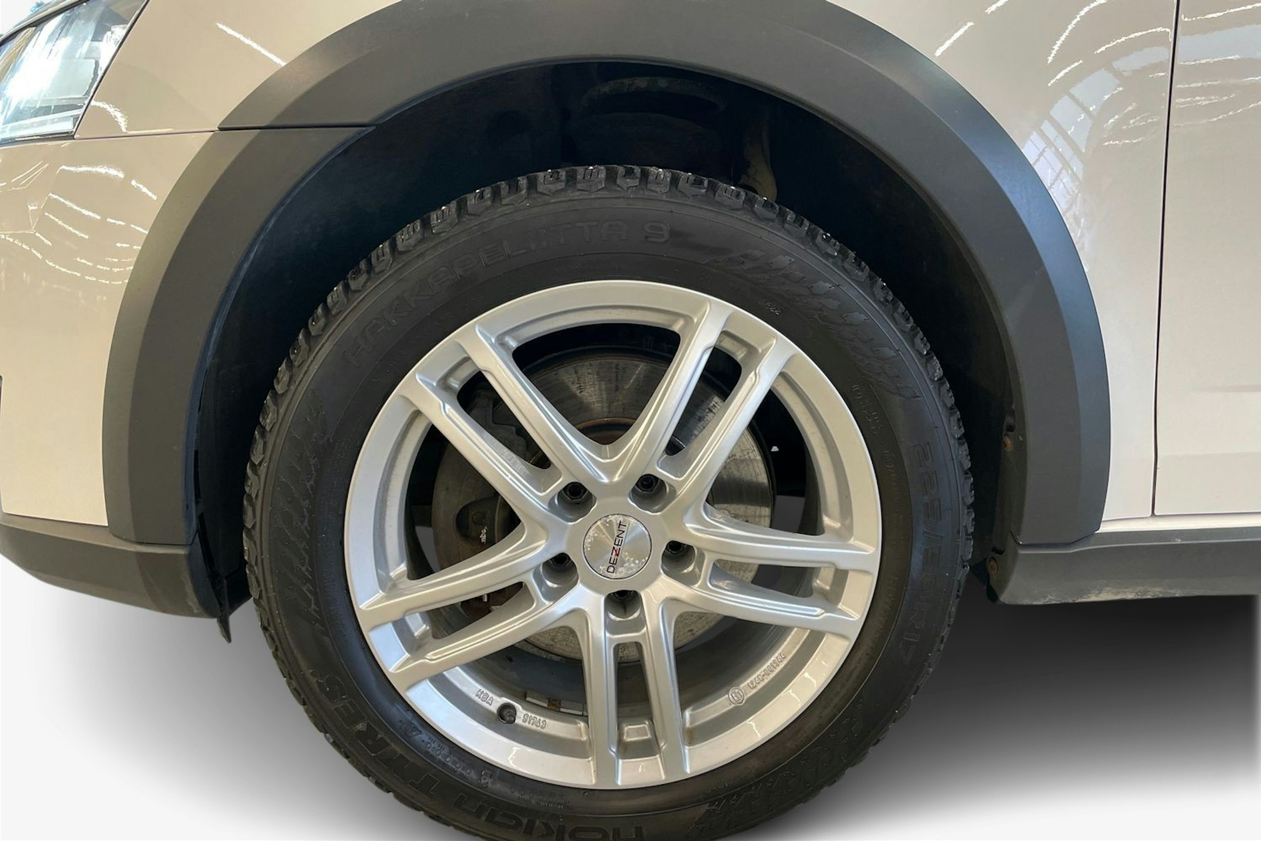 valkoinen Skoda Octavia 2020 kuva 11.