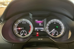 valkoinen Skoda Octavia 2020 kuva 15.