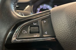 valkoinen Skoda Octavia 2020 kuva 16.