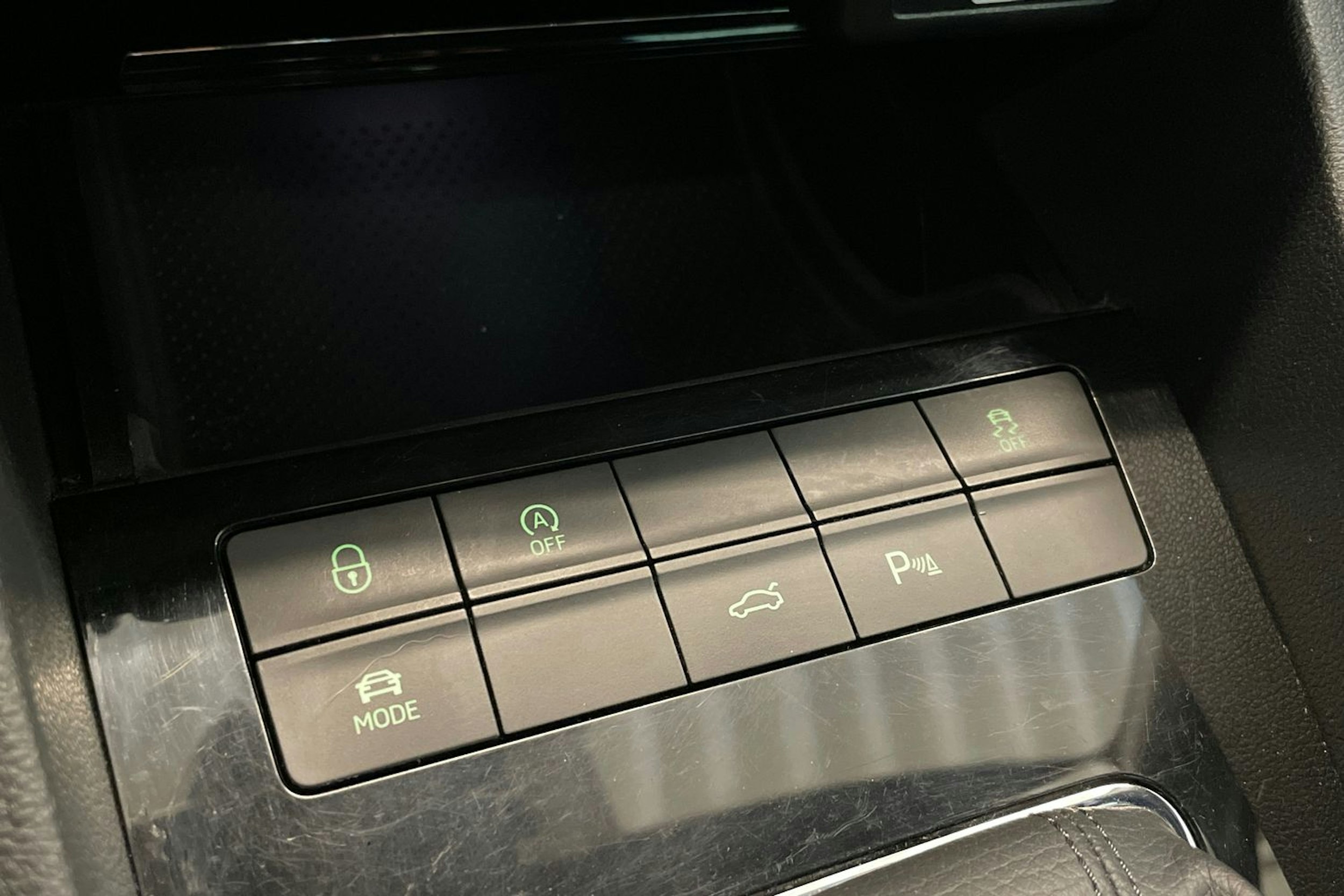 valkoinen Skoda Octavia 2020 kuva 23.