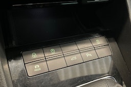 valkoinen Skoda Octavia 2020 kuva 23.