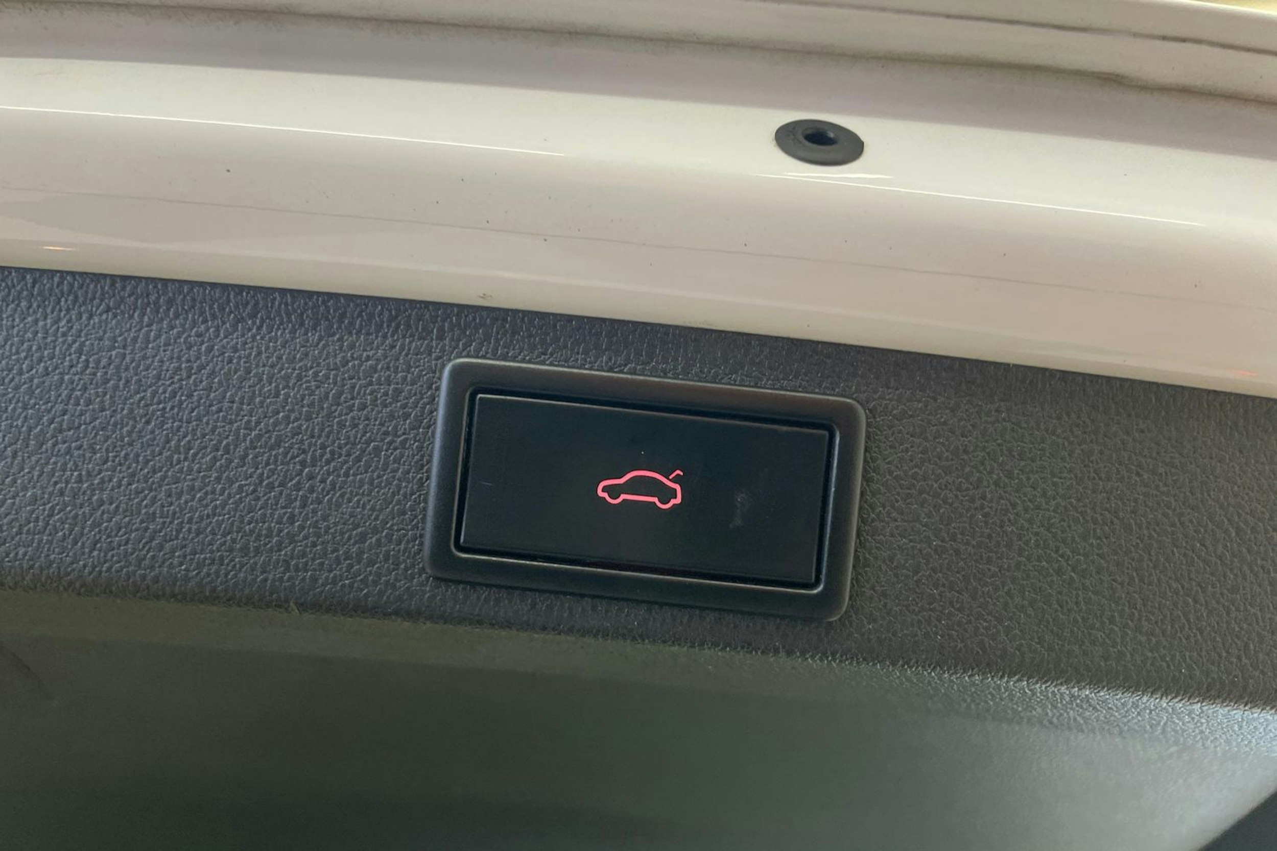 valkoinen Skoda Octavia 2020 kuva 27.