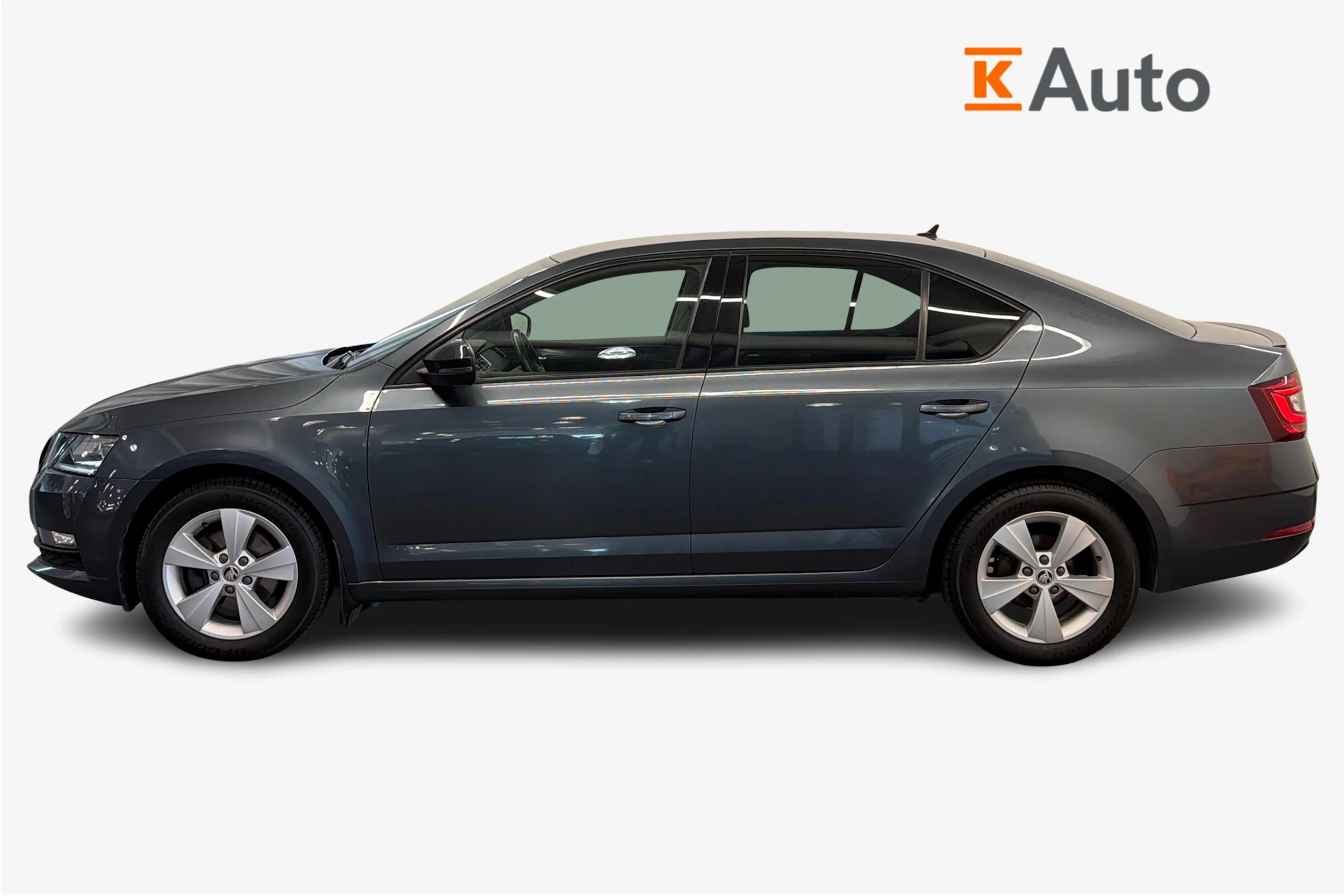 harmaa Skoda Octavia 2020 kuva 5.