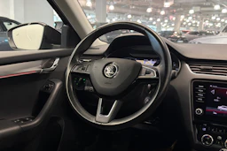 harmaa Skoda Octavia 2020 kuva 15.