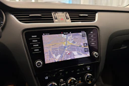 harmaa Skoda Octavia 2020 kuva 25.