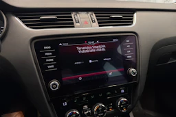 harmaa Skoda Octavia 2020 kuva 26.
