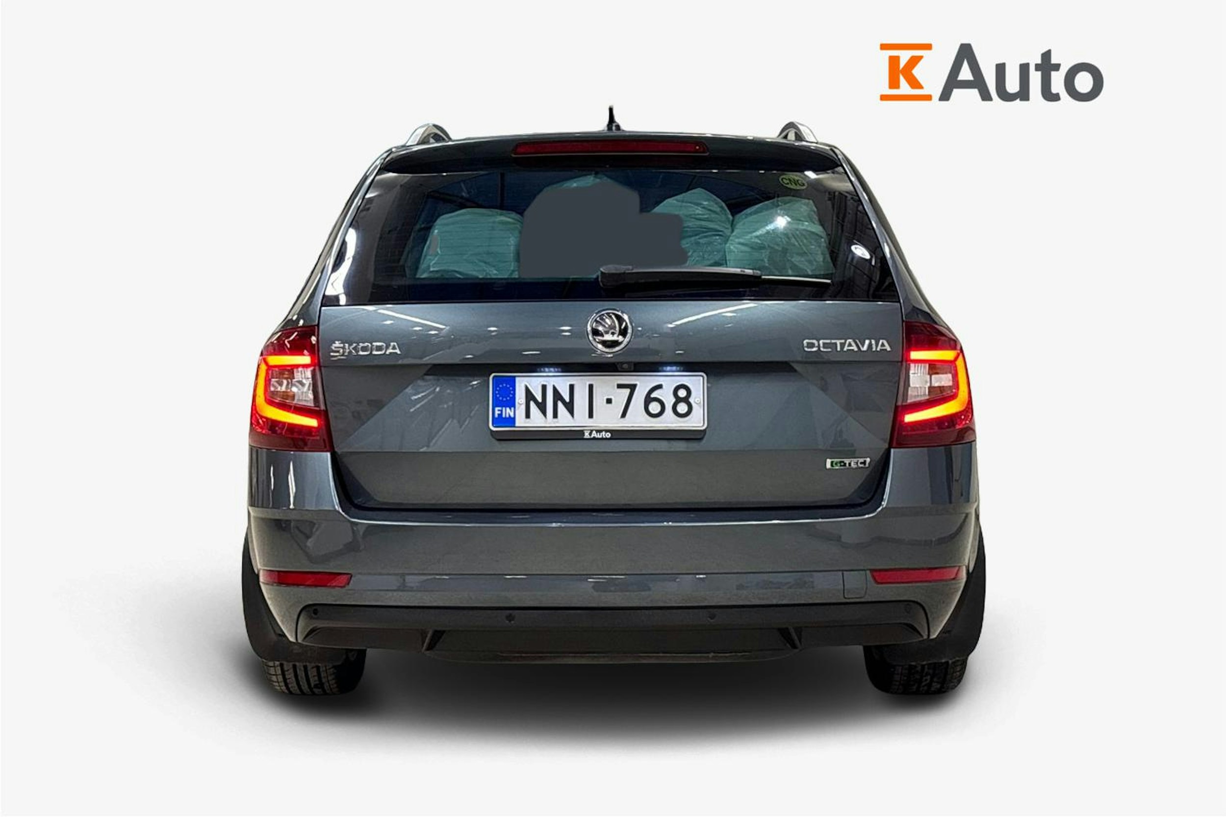 harmaa Skoda Octavia 2020 kuva 3.