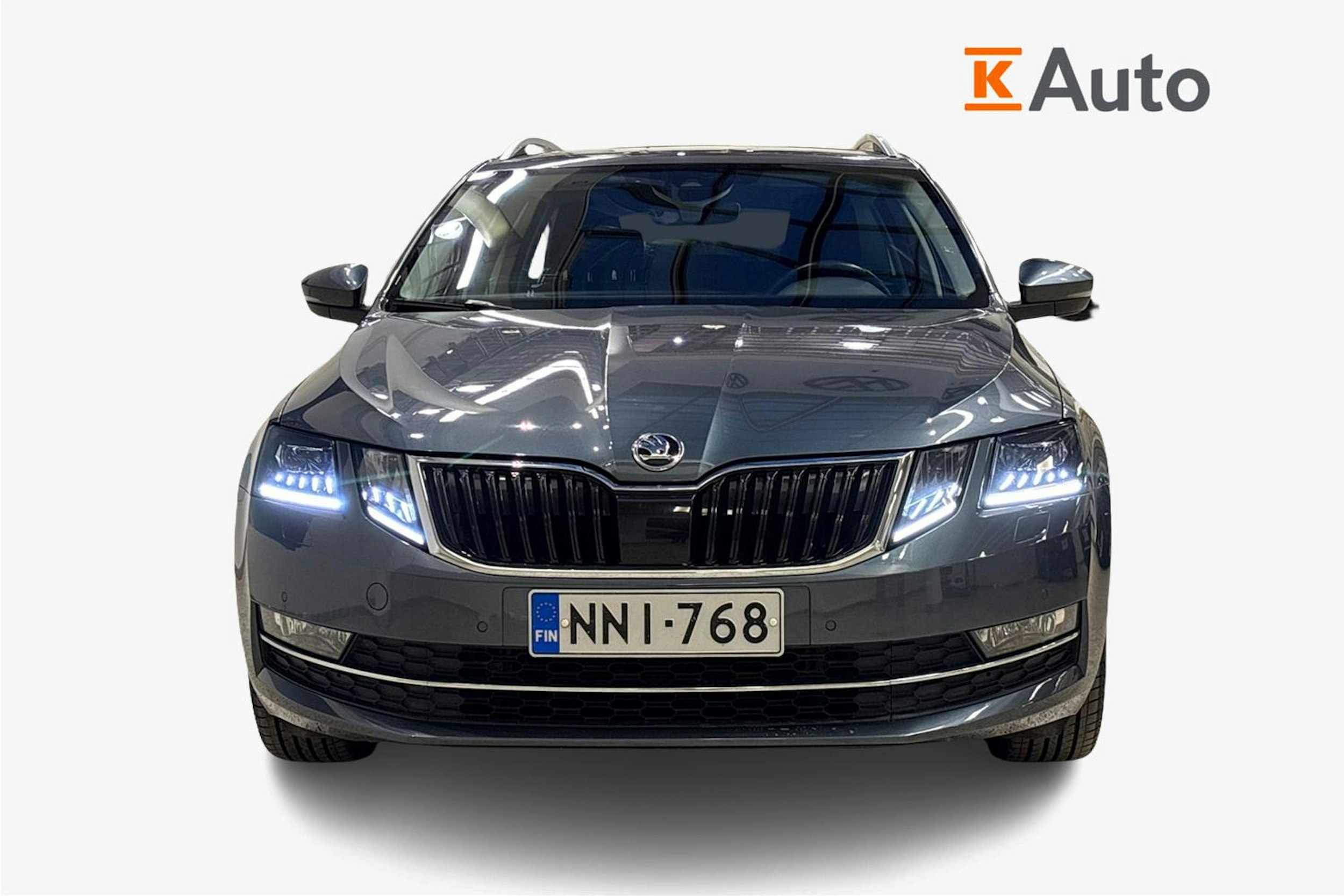 harmaa Skoda Octavia 2020 kuva 5.