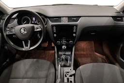 harmaa Skoda Octavia 2020 kuva 9.