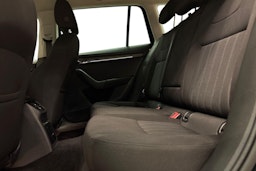 harmaa Skoda Octavia 2020 kuva 10.