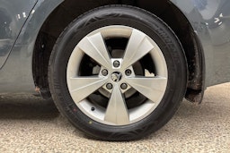 harmaa Skoda Octavia 2020 kuva 11.