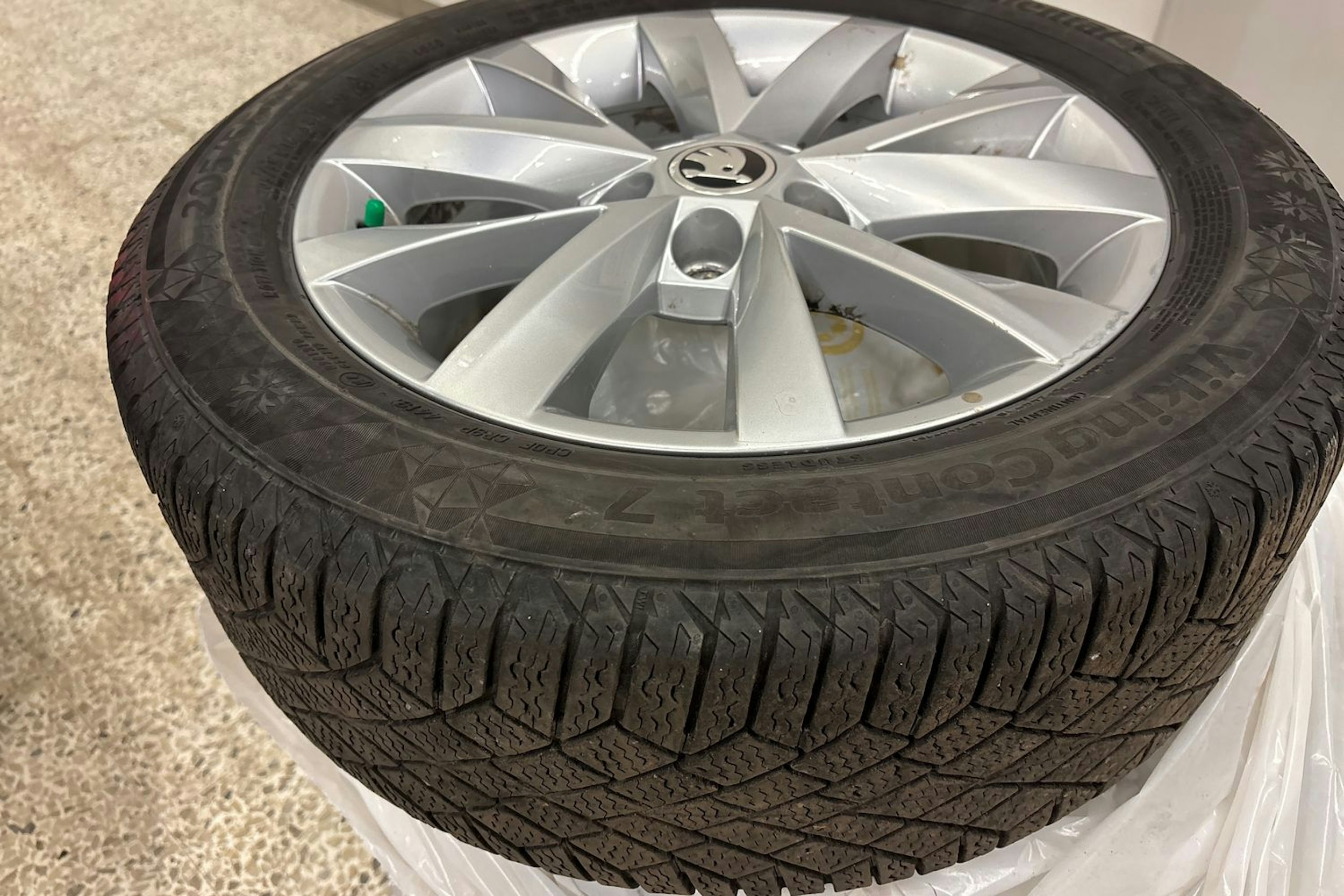 harmaa Skoda Octavia 2020 kuva 16.