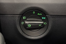 harmaa Skoda Octavia 2020 kuva 18.