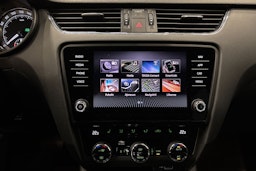 harmaa Skoda Octavia 2020 kuva 21.