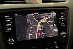 harmaa Skoda Octavia 2020 kuva 22.