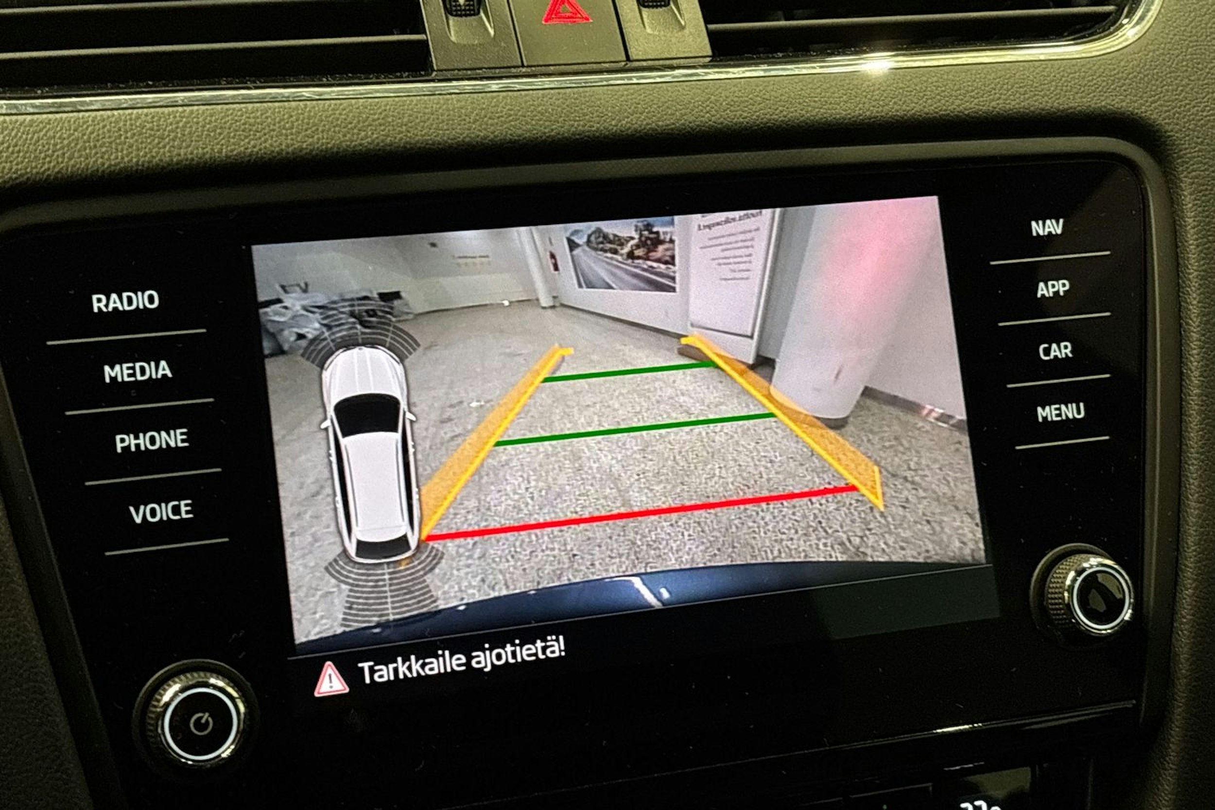 harmaa Skoda Octavia 2020 kuva 23.