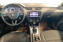 Musta Skoda OCTAVIA 2020 kuva 9.