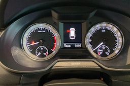 Musta Skoda OCTAVIA 2020 kuva 18.