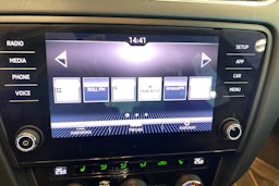 Musta Skoda OCTAVIA 2020 kuva 20.